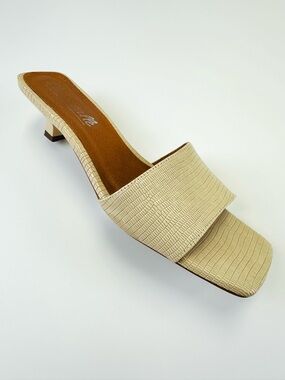 Lintervalle cream square toe mules Size 40 neutral slip on kitten heel Neutral